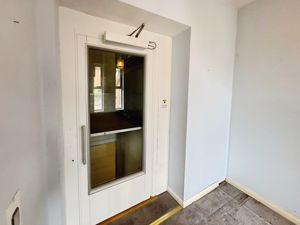 Photo 16- click for photo gallery